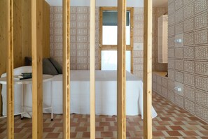 Estudio estándar, balcón, vista a la ciudad | Wifi gratis y ropa de cama 