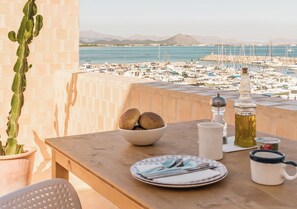 Estudio Deluxe, vista al mar, frente al océano | Terraza o patio