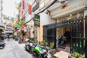 Exterior - Sai Gon Hotel Bui Vien Walking Street (Ho Chi Minh City)
