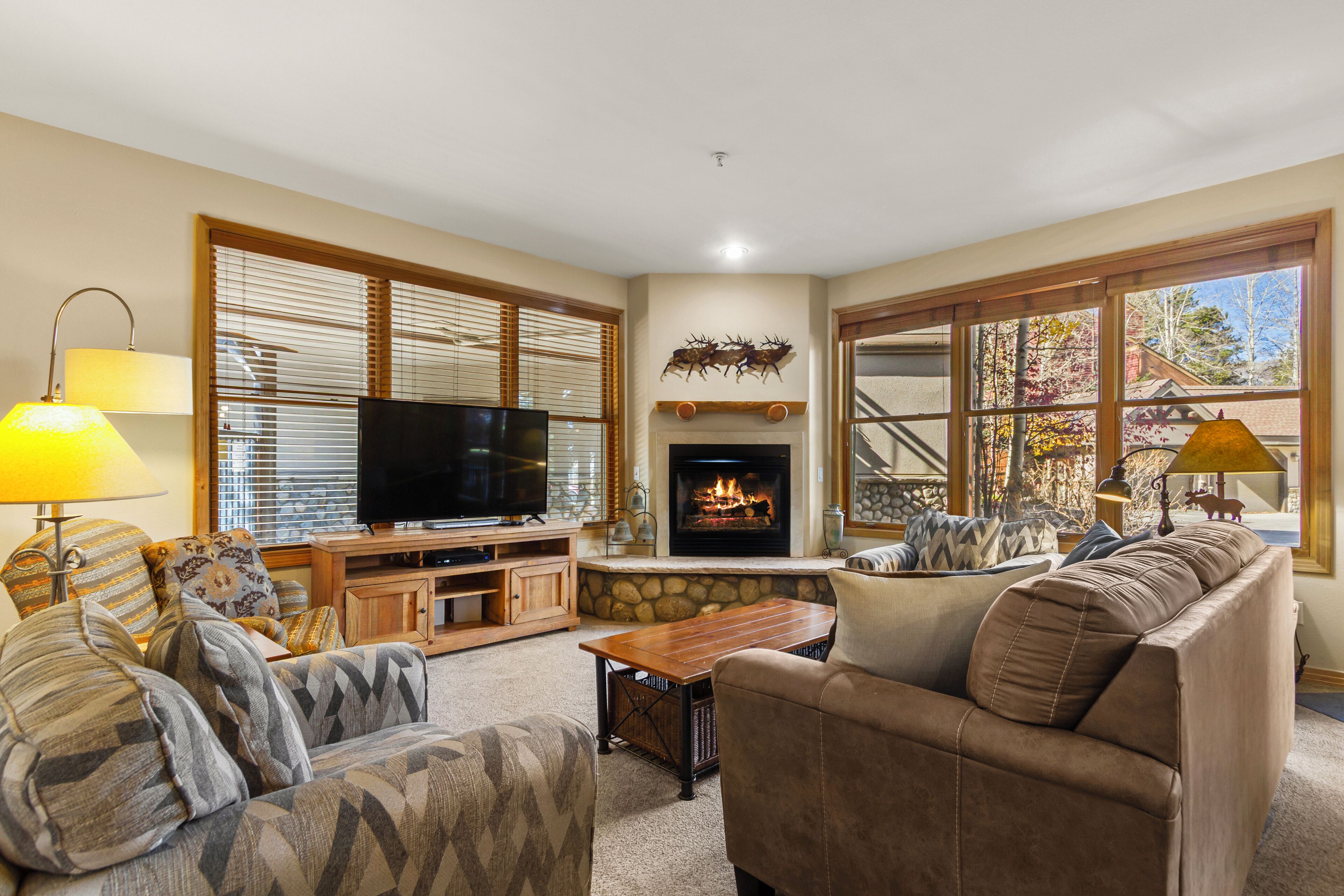 Smart TV, fireplace, foosball, table tennis