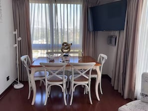 Dining - Depto. Deluxe, Full Equipado seguro & Bien Ubicado (Las Condes)