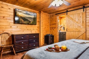 3 bedrooms, iron/ironing board, travel cot, free WiFi