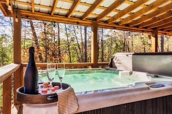 Outdoor spa tub
