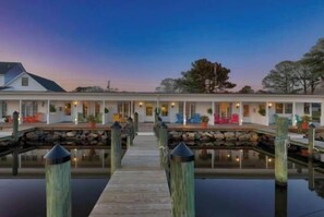 Pool - Inn on Turville Cottage, Sleeps 4, waterfront (Berlin)