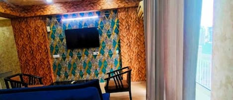 Estúdio luxo, vista para a cidade | Escrivaninha, Wi-Fi de cortesia