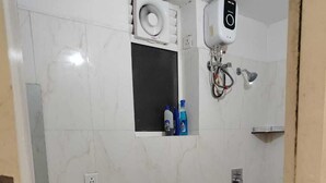 Studio Deluks, pemandangan kota | Kamar mandi
