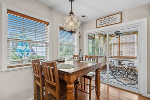 Dining - Close to Beach, Pool, Grill Area, Bonus Apartment! (Oak Island)