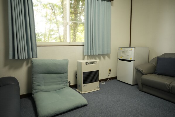 Lobby sitting area - Dear Hostel HAKUBA (Hakuba)