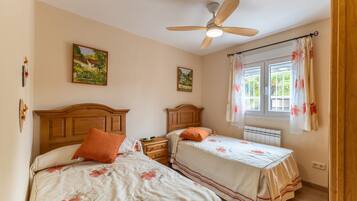 4 soverom, strykejern/-brett, wi-fi og sengetøy