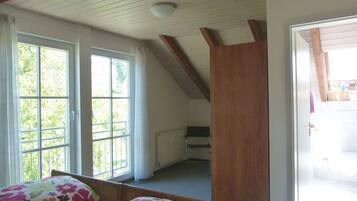 1 Schlafzimmer, BĂŒgeleisen/BĂŒgelbrett, WLAN, BettwĂ€sche