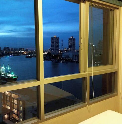 Riverview Condo Near Icon Siam Hi Speed Internet