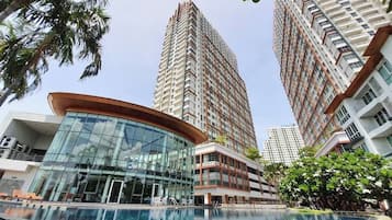 Apartment, 1 Bedroom | Pool | Outdoor pool