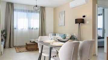 Departamento, 2 habitaciones, cocina, vista a la ciudad | Servicio a la habitación
