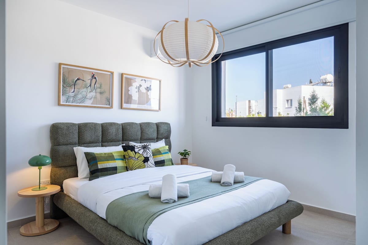 Apartemen, 2 kamar tidur, dapur, pemandangan kota | Didekorasi berbeda-beda dan dilengkapi dengan perabotan berbeda-beda