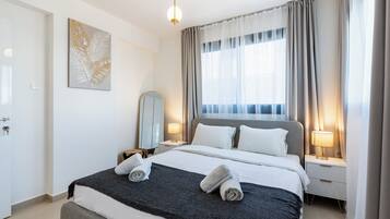 Apartemen, 2 kamar tidur, dapur, pemandangan kota | Didekorasi berbeda-beda dan dilengkapi dengan perabotan berbeda-beda