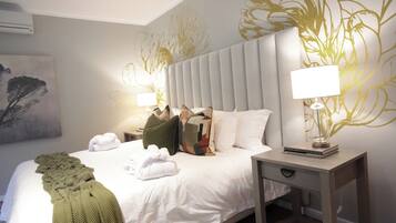 Deluxe Double Room, Patio, Courtyard View