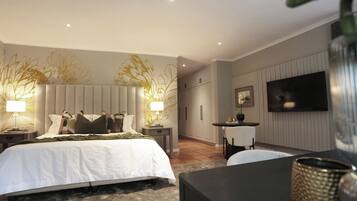 Deluxe Double Room, Patio, Courtyard View | In-room safe, iron/ironing board, free WiFi