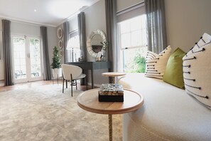 Deluxe-Doppelzimmer, Terrasse, Blick auf den Innenhof