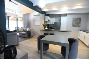 Suite, Terrasse, Blick auf den Innenhof