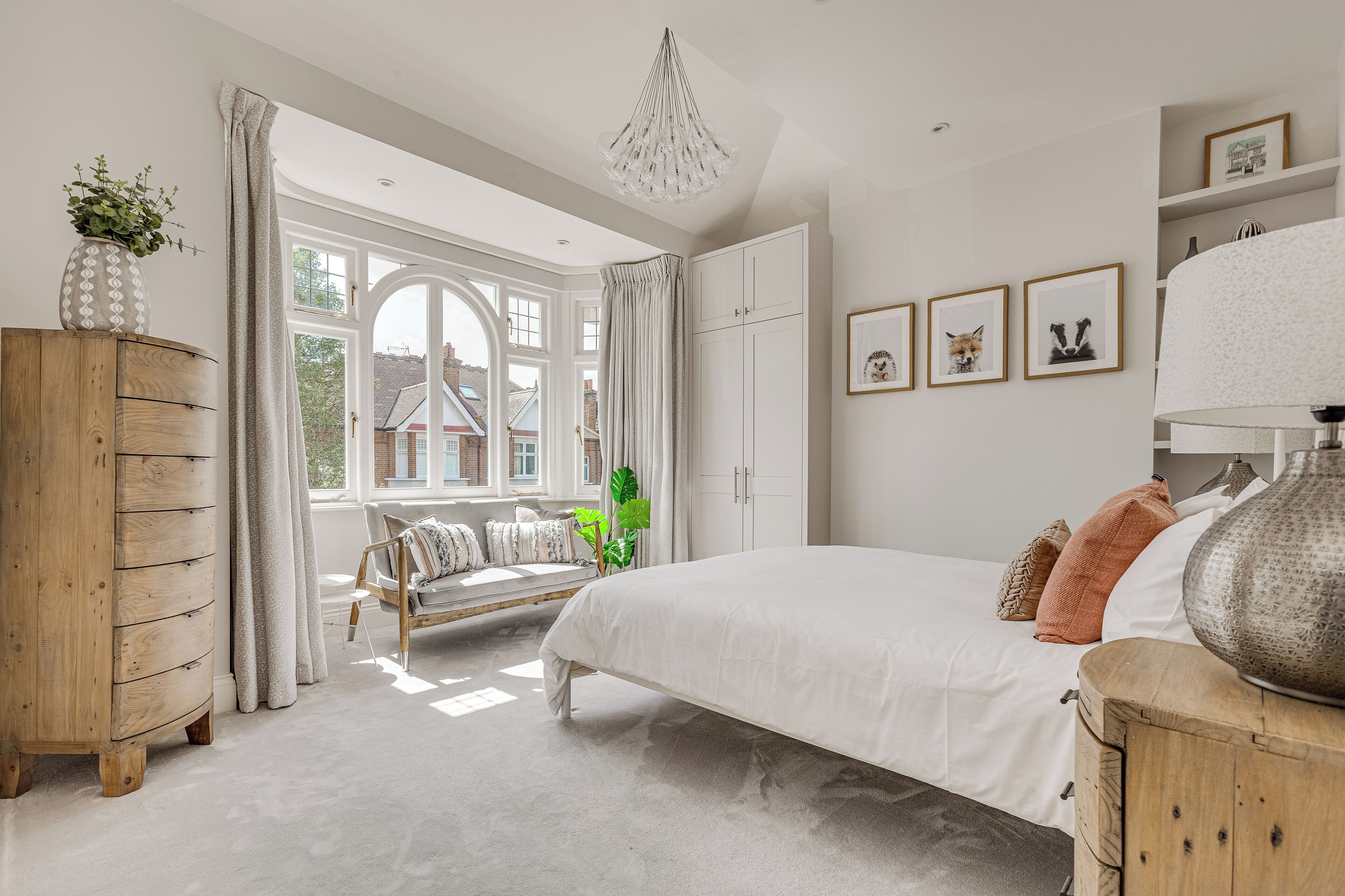 6 多间卧室、熨斗/熨衣板、WiFi、床单