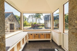 Interior - Warm house, ideal for families (Plélo)