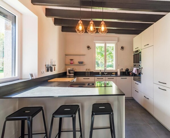 Fridge, microwave, oven, dishwasher - Warm house, ideal for families (Plélo)