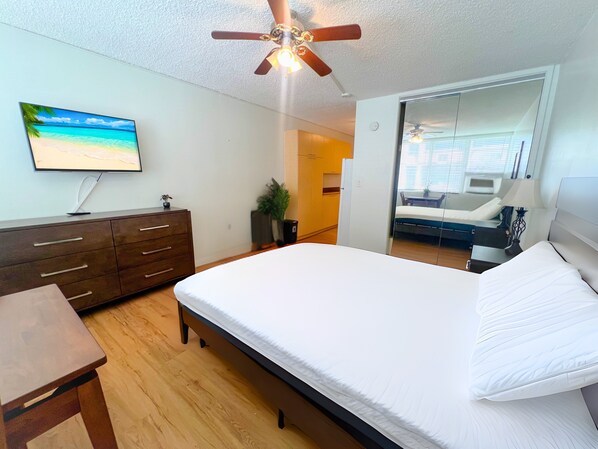 Iron/ironing board, free WiFi, bed sheets