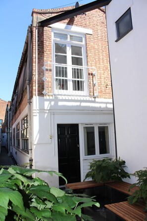 Exterior detail - Stylish Two Bedroom Apartment with lavish Bathroom (London)