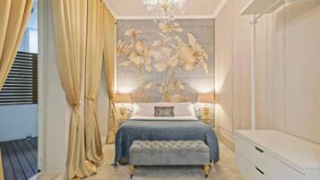 6 dormitoris, planxa i posts de planxar, Internet i roba de llit