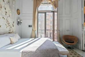 6 bedrooms, iron/ironing board, internet, bed sheets