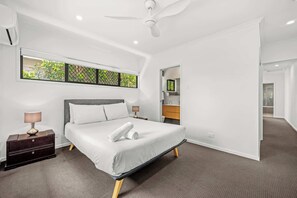 3 habitaciones, tabla de planchar con plancha, internet y ropa de cama 