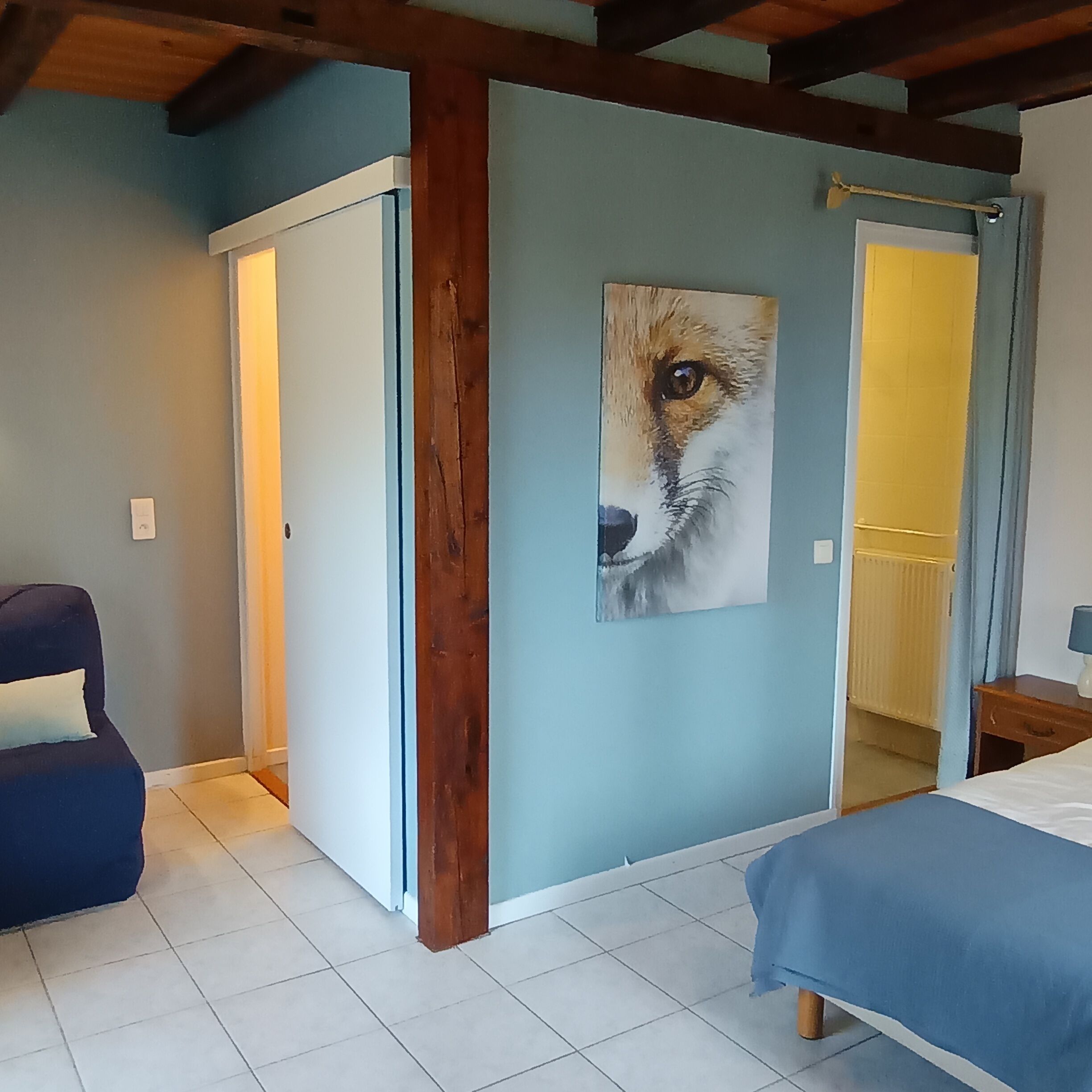 5 bedrooms, travel crib, WiFi, bed sheets