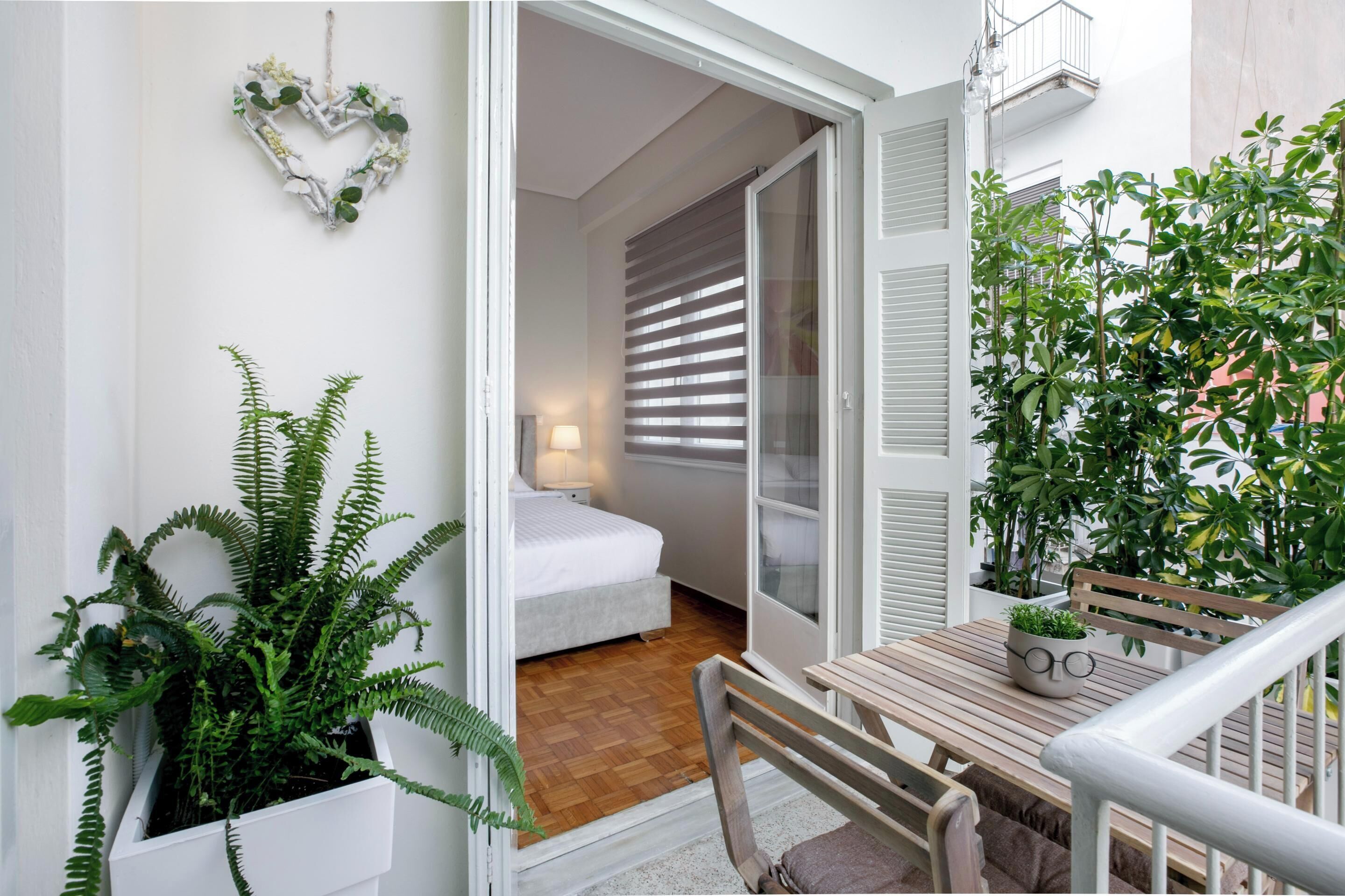 2 bedrooms, iron/ironing board, travel crib, free WiFi