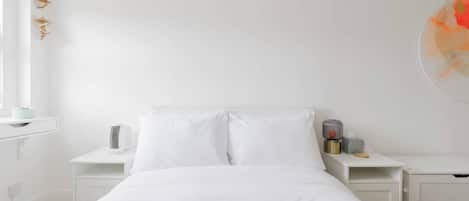 1 bedroom, iron/ironing board, Internet, bed sheets