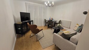 TV - 2 Bed Stylish Interiors, 25min to Central London (Greater London)