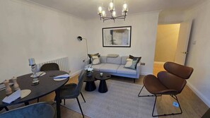 Unclassified image, 5 of 10, button