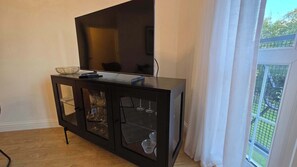 Interior - 2 Bed Stylish Interiors, 25min to Central London (Greater London)