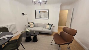 TV - 2 Bed Stylish Interiors, 25min to Central London (Greater London)