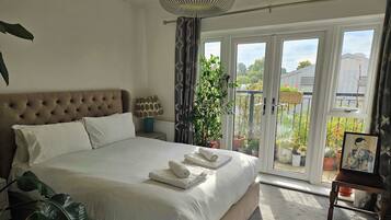 1 bedroom, iron/ironing board, Internet, bed sheets
