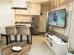 Apartment, 2 Bedrooms, Accessible, Smoking | Dining room - Colonial Leyton Apartment (Santo Domingo)