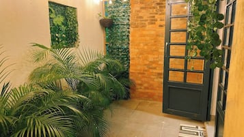 Apartment, 2 Bedrooms, Accessible, Smoking | Interior