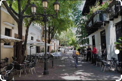 Colonial Leyton Apartment