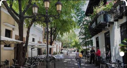 Colonial Leyton Apartment