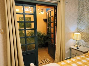 Apartment, 2 Bedrooms, Accessible, Smoking | 2 bedrooms