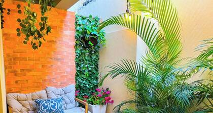 Colonial Leyton Apartment