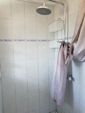 Douche, séchoir à cheveux