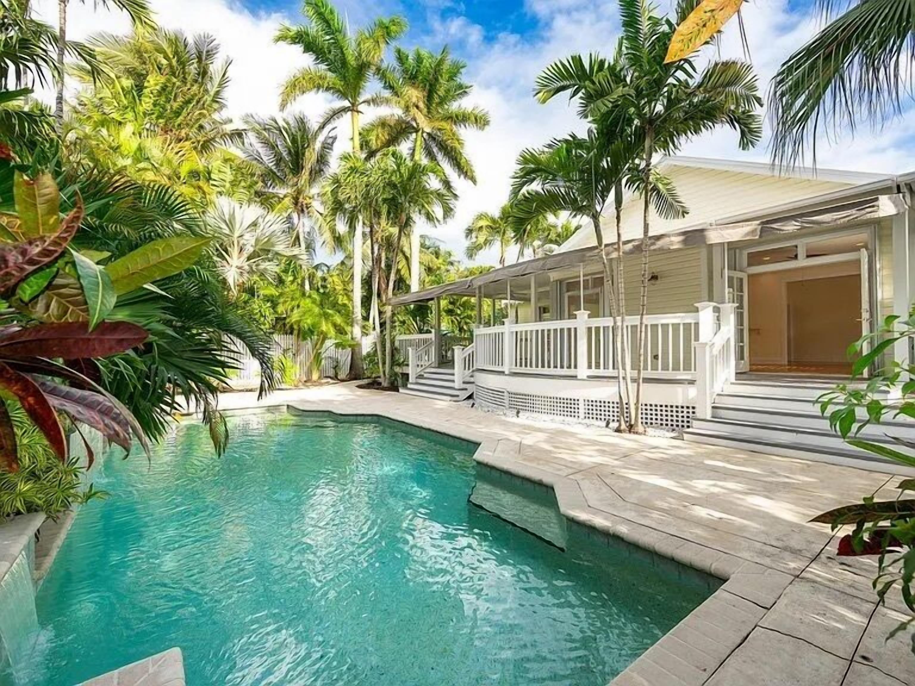 Een verwarmd zwembad