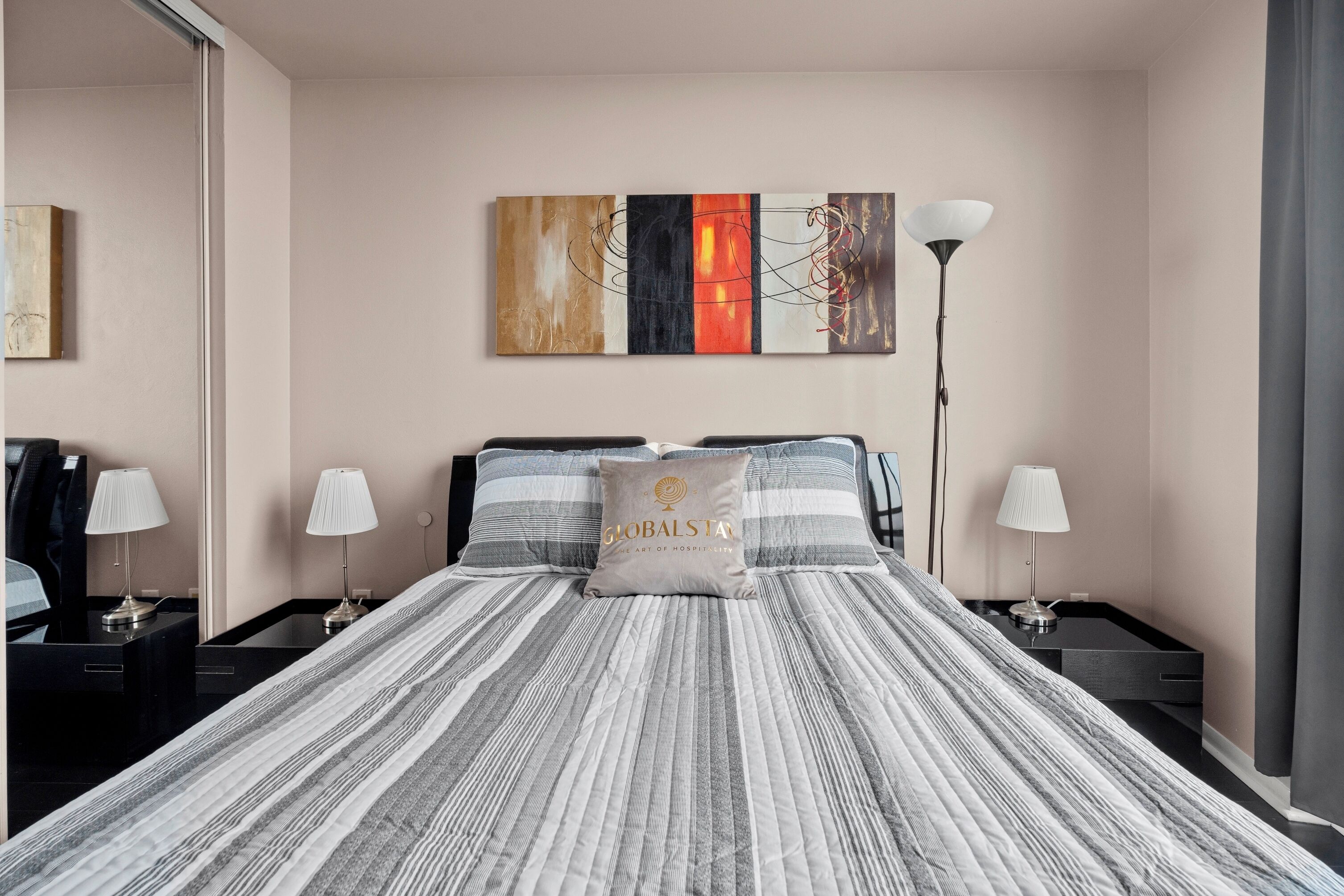 Kondominium Grand, 1 kamar tidur, balkon, pemandangan kota | Didekorasi berbeda-beda dan dilengkapi dengan perabotan berbeda-beda