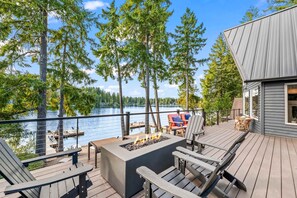 BBQ/picnic area - Lakefront Luxury Hot Tub Dock Retreat (Grapeview)