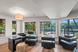 House | 4 bedrooms, Internet - Lakefront Luxury Hot Tub Dock Retreat (Grapeview)